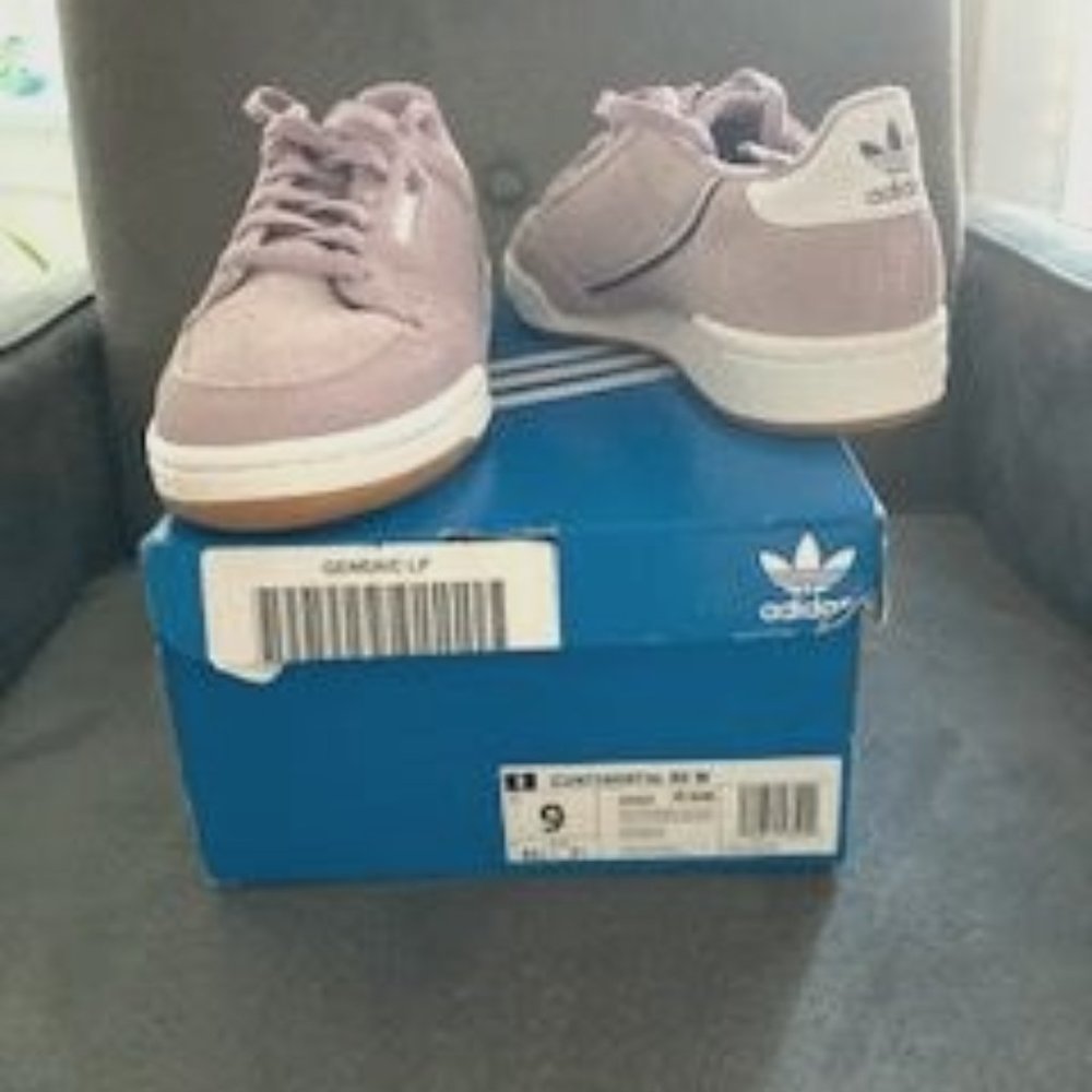 Light purple Adidas sneakers Size 9